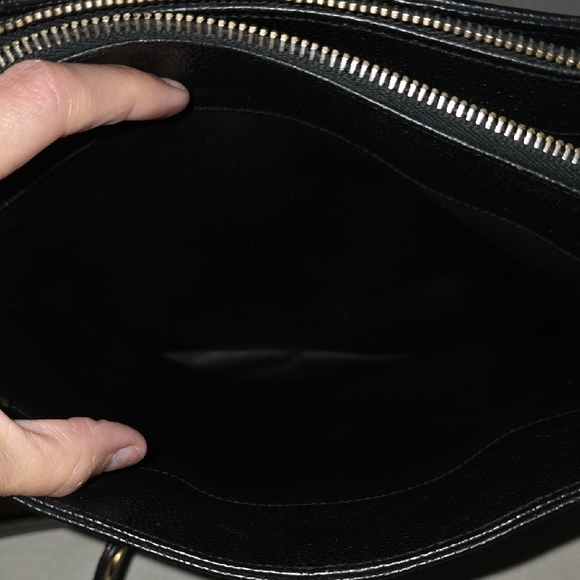 Chanel Black Caviar Leather Shoulder Bag *Entrupy COA Included* - Picture 12 of 17